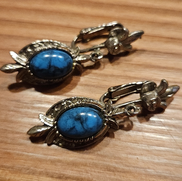 Arthur Pepper ART Faux Turquoise Bear Paw Necklace Clip Earring Set - Picture 9 of 11